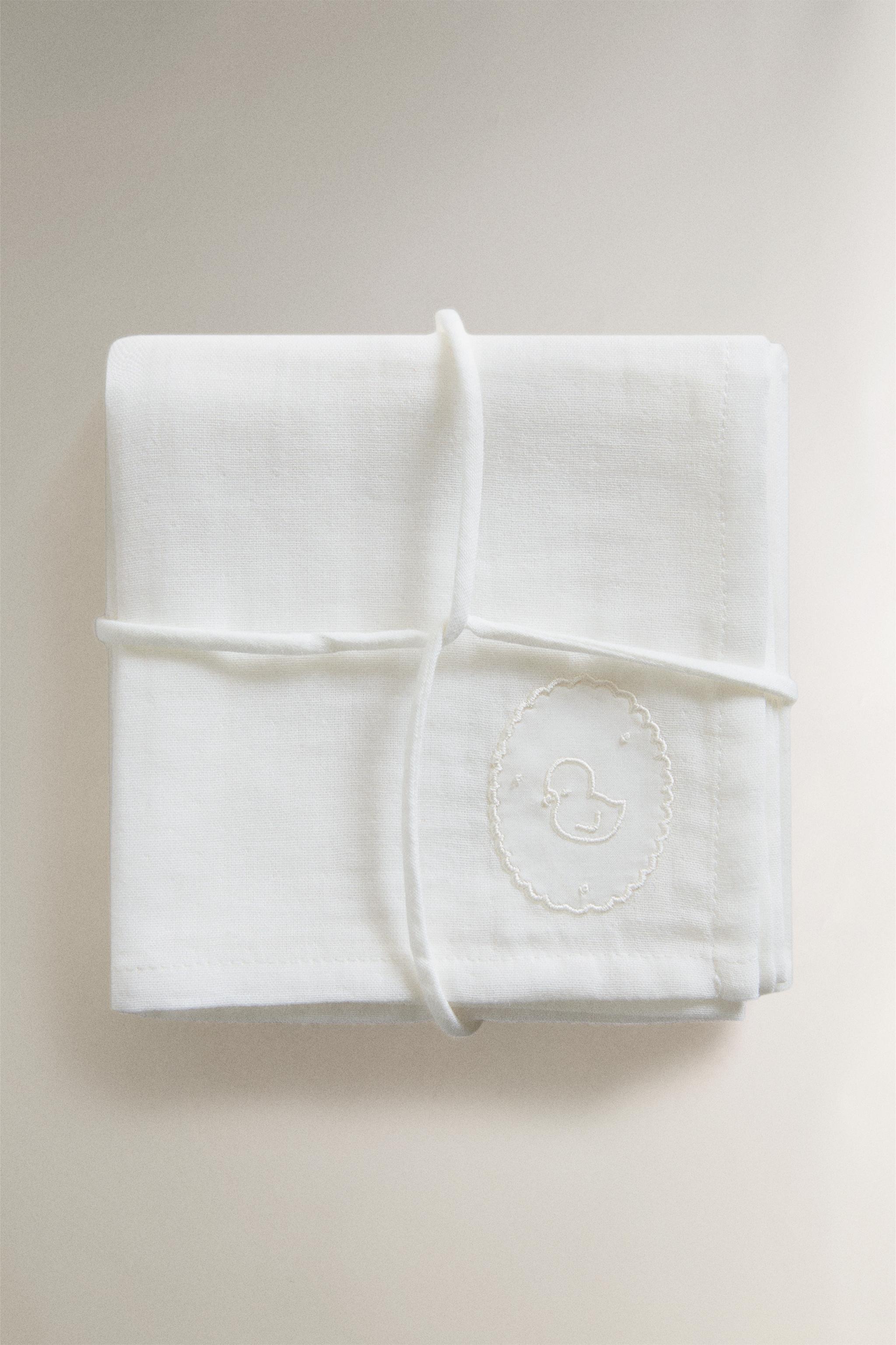 BABY EMBROIDERED MUSLIN CLOTH PACK (PACK OF 2)